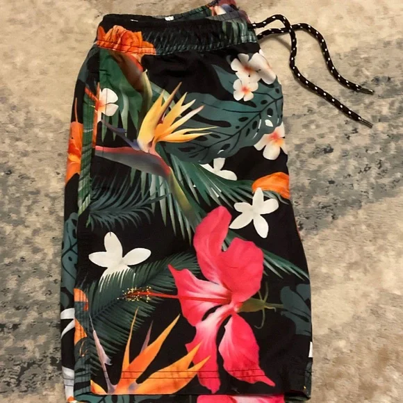 Vibrant Floral Men's Swim Shorts - Picture 4 of 5